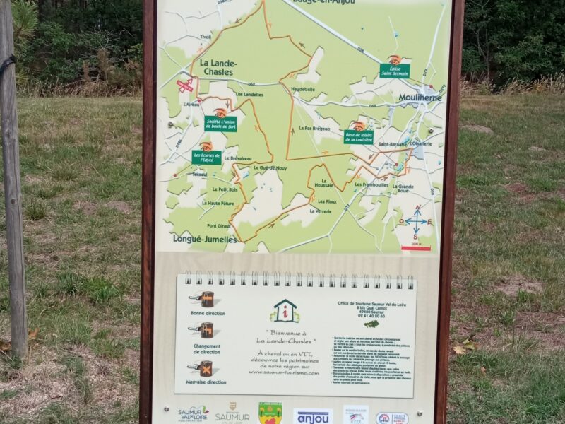 Boucle équestre des écureuils à la Lande-Chasles Boucle équestre des écureuils à la Lande-Chasles